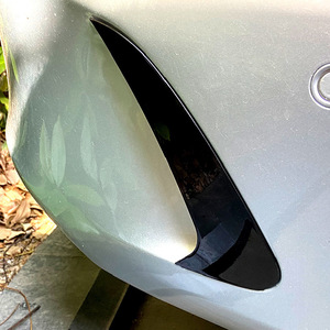 Mercedes-Benz CLS-Class W218 Rear Bumper Canard Piano Black Carbon Fiber Texture ABS Adhesive 2015-2017 - Product Image 1