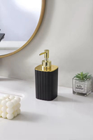 Ensemble de salle de bain 6 pièces en plastique noir Huyo Luxury Hotel, distributeur de bouteilles multifonctionnel, accessoires avec brosse de toilette, fabriqué en Chine