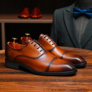 2026 Spring Latest Men's Leather British Business Formal Brocade Embossed Shoes with <b>Pointed</b> Toe Oxford Style - Product Image 2