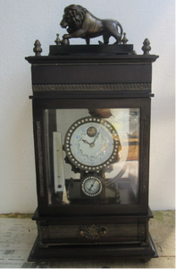 Baromètre et thermomètre en bois avec figurine de lion, roue de Ferris, régulateur à boule de gravité, horloge à billes tombantes - Product Image 4