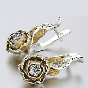 Orecchini alla Moda con Fiore di Peonia Bicolore, Design Floreale Elegante, Gioielli Statement, Ear Cuff per Donne - Product Image 4