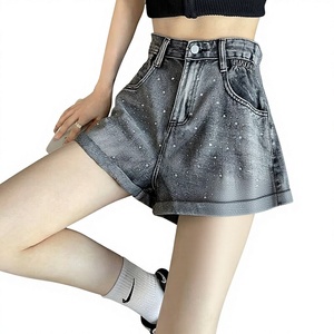 Shorts en jean délavé <span class=keywords><strong>taille</strong></span> haute coupe ajustée avec strass, style A-line, pour <span class=keywords><strong>femme</strong></span>, tendance streetwear été 2026 - Product Image 2