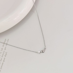 Nouveau design, mini <span class=keywords><strong>collier</strong></span> en acier titane avec imitation perle en forme de petit <span class=keywords><strong>dauphin</strong></span> pour femmes, bijoux fins, accessoires de <span class=keywords><strong>collier</strong></span> - Product Image 3
