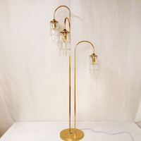 Accessoires de décoration de mariage : Lampes en roseaux, Décoration en fer forgé pour allée, 3 lampadaires dorés pour mariage