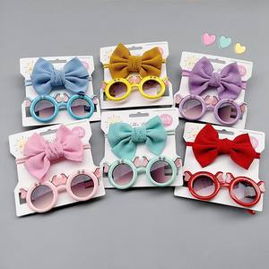 Conjuntos de diademas con gafas de sol de oso para niños, diademas de playa con lazo de gofre, combinación de gafas y accesorios lindos para bebés - Product Image 1