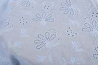 100% coton respirant confortable élégant et noble tissu de dentelle brodé à la main pour les produits de vêtements en stock