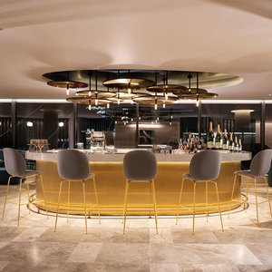 Meubles de bar de luxe personnalisés Comptoir de bar lounge d'hôtel 5 étoiles Table de comptoir de bar ronde et élégante - Product Image 1