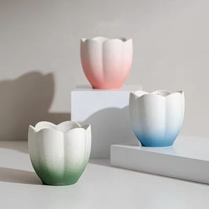 Velas Aromáticas Hechas a Mano Únicas con Caja de Regalo |   Vela Aromática de Cerámica con Forma de Flor para el Hogar - Product Image 1