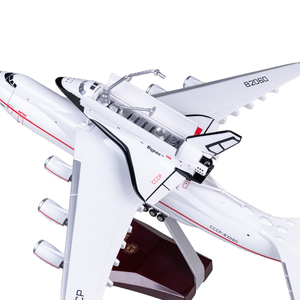 Modèle réduit en résine à l'échelle 1/200 de 42 cm de l'avion de transport Antonov AN-225 <span class=keywords><strong>Mriya</strong></span> Space Shuttle Blizzard, objet de collection de Noël - Product Image 1