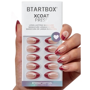 Faux ongles courts de luxe BTArtbox en forme d'amande avec colle, vente en gros, ongles en gel souple rouge French Tip chromés à presser avec breloques - Product Image 1