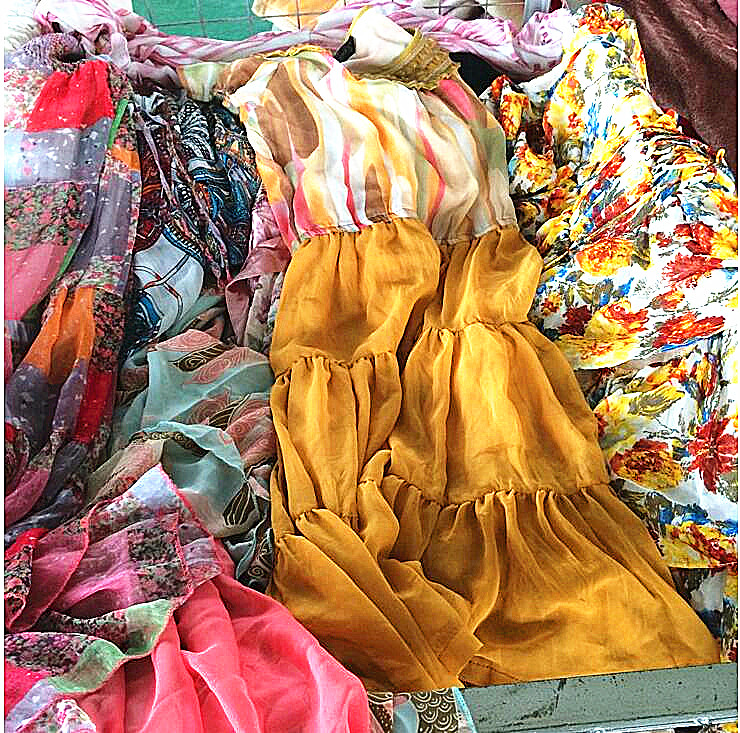 Factory Wholesale Second Hand Summer Clothes Used Ladies Silk Dress Women Clothing