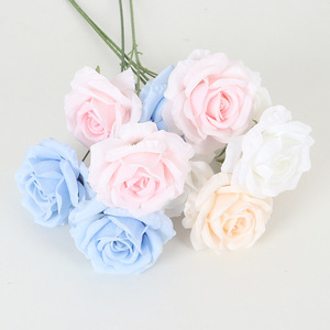 Roses artificielles Jessie, arrangement en vase multicolore à 3 têtes pour décorations de mariage - Product Image 2