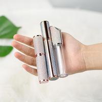 Vendeur de tubes de brillant à lèvres Vente en gros de tubes de brillant à lèvres vides en diamant clair mignon de luxe personnalisé 6ml