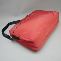 Vente chaude d'usine Design de mode Durable Polyester Multi compartiments Porte-documents brique rouge Unisexe Cross body Bag