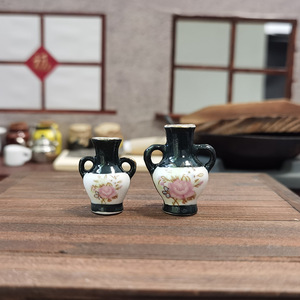 แจกันเซรามิกขนาดเล็กสีเขียวเข้มแบบมีหูจับสองข้าง ชุดสองชิ้น ของเล่นจำลองฉากอาหารขนาดจิ๋ว ของเล่นเสริมสร้างจินตนาการ - Product Image 3