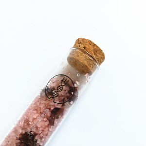 Tubo de ensayo de vidrio Tianjing de 50 ml con tapón de corcho para sales de baño y pétalos de rosa - Product Image 3