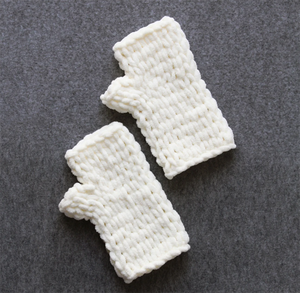 SZ1203 confortable cadeau de noël crème Chenille mitaines textos gants gros épais chaud tricot mitaines pour les femmes - Product Image 4