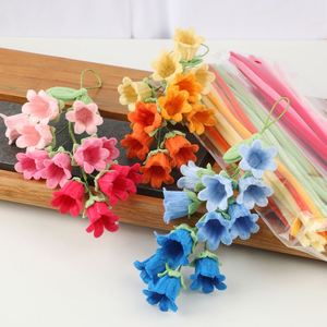 กระดิ่งสปริงแบบพกพา ประดับด้วยดอกลิลลี่ออฟเดอะแวลลีย์ไล่เฉดสีอย่างสวยงาม สำหรับแขวนกระจกมองหลัง โต๊ะทำงาน หรือผนังของคุณ - Product Image 4