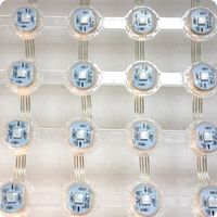 Écran LED numérique flexible en maille d'aluminium WPC haute luminosité, étanche, pour affichage extérieur, façade de bâtiment, publicité murale