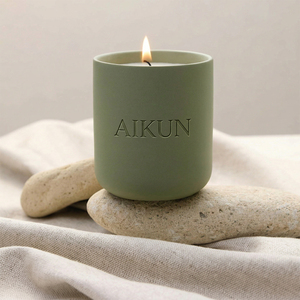 Bougie en cire de soja en pot en céramique mate minimaliste écologique, marque privée, parfum d'ambiance pour la maison, pour usage en spa - Product Image 4