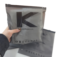 Vente en gros emballage personnalisé logo imprimé chemise auto-scellante vêtements fermeture à glissière clair ziplock plastique fermeture à glissière givré vêtements sacs