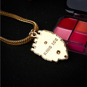 <span class=keywords><strong>Ciondolo</strong></span> da uomo alla moda <span class=keywords><strong>con</strong></span> testa di <span class=keywords><strong>leone</strong></span> Hip-Hop in lega <span class=keywords><strong>con</strong></span> corona placcata in oro <span class=keywords><strong>con</strong></span> diamanti Design unico alla moda della <span class=keywords><strong>collana</strong></span> - Product Image 4