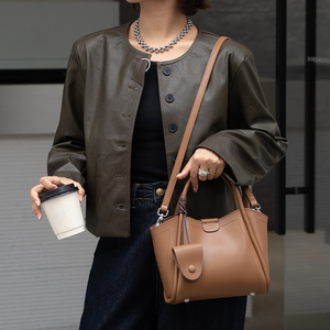 中国在线市场设计师阿里巴巴中国牛皮手提包女式真皮单肩斜挎包晚宴包 - Product Image 1