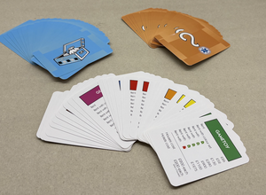 Cartas de póquer personalizadas de alta calidad impresas con su propio logotipo de diseño Tarjeta de oráculo con caja de pliegues hecha de material de papel duradero - Product Image 6