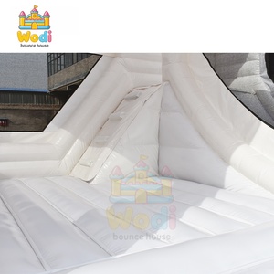 Château gonflable écologique en PVC noir et blanc à carreaux, taille 4x4m, avec motif géométrique moderne pour événements et mariages élégants - Product Image 6