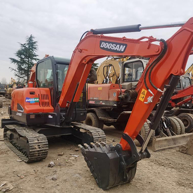 DOOSAN DX60-9C Mini Hydraulic Excavator for Sale Backhoe Bucket Loader with Core Components Engine Motor Pump Retroexcavadora