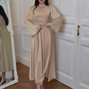 Wisrise Nuova Collezione Moda Abito Lungo da Donna in Raso Beige con Collo Alto e Maniche a Palloncino per Feste e Appuntamenti Quotidiani - Product Image 3