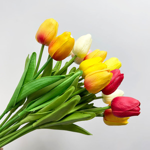 Steli di Tulipani in PU Ultra-Realistici al Tatto e dai Colori Vivaci, Stelo Singolo di <span class=keywords><strong>Tulipano</strong></span> da 34 cm - Product Image 3