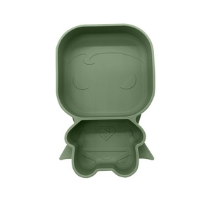 Assiette à ventouse classique en forme de Superman pour bébés et enfants, en silicone alimentaire, antidérapante, facile à nettoyer, avec séparateurs - Product Image 1