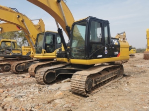 Excavadora CAT 320D con Cucharón de Excavación, 12 Toneladas de Peso Operativo, Equipo Usado - Product Image 1