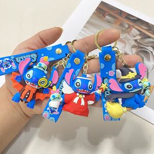 Llavero de PVC ligero personalizable de Stitch de dibujos animados, colgante de disfraz de Halloween, regalo para mochila de estudiante, ideal para máquina de garras - Product Image 2