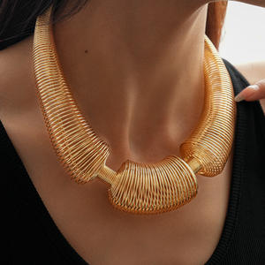 Collar de Moda Kaimei <span class=keywords><strong>2026</strong></span>, Collar Geométrico Metálico Exagerado, Accesorios Únicos, Collares Gruesos Dorados para Mujer - Product Image 2
