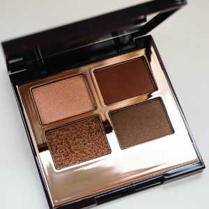 Paleta de Sombras de Ojos de 4 Colores 5.2g, Marca Famosa, Diseño Inspirado en la Belleza de los Ojos, Alta Pigmentación y Larga Duración - Product Image 3