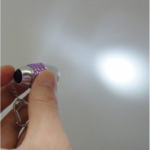 ไฟฉายพวงกุญแจรูปไข่ขนาดเล็กอลูมิเนียมอัลลอยด์ LED พร้อมไรน์สโตนสำหรับการเดินป่าตั้งแคมป์ใช้ในชีวิตประจำวัน - Product Image 1