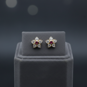 Exquisitos Pendientes de Oro de 22K con Diseño Floral para Mujer, con un Rubí Central Rodeado por Pétalos Brillantes con Circonitas - Product Image 3