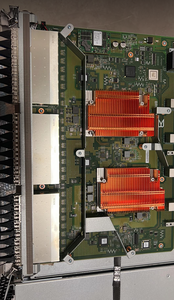 สวิตช์ไฟเบอร์แชนแนลแบบ Blade รุ่น Brocade X6-8 Director พร้อมพอร์ต FC32-48 จำนวน 8 พอร์ต รองรับ <span class=keywords><strong>512</strong></span> พอร์ตแบบแอคทีฟ พร้อม SFP 32G - Product Image 2