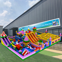 Parc de jeux gonflable commercial géant Hnkidsfun 2025 pour l'intérieur et l'extérieur, château gonflable en bâche PVC, capacité 3000 kg