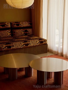 Mesa de Centro Pass Win de Diseño Italiano Minimalista, Estilo Bauhaus Simple, de Acero Inoxidable, Diseño Modular de Lujo Ligero, Inspirada en Diseñadores - Product Image 4