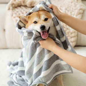 Peignoir surdimensionné pour animaux de compagnie, serviette pour chien à <span class=keywords><strong>s</strong></span>échage rapide, manteau absorbant en polaire douce pour chiens et chats de taille moyenne et grande, pour le toilettage et le nettoyage aprè<span class=keywords><strong>s</strong></span> le bain - Product Image 2