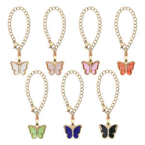 Precio barato Aleación de Zinc forma de mariposa cadena de identificación clásica para taza <span class=keywords><strong>nombre</strong></span> personalizado letra inicial encantos colgante accesorios 40oz - Product Image 1