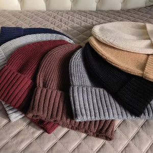 2025 yeni sonbahar kış sıcak kayak şapka siyah lacivert gri katı katlanmış nervürlü manşet akrilik bere şapka erkekler kadınlar için şık seyahat - Product Image 1