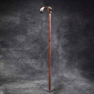 Bastón de Resina y Madera Diseñado para la Seguridad y el Estilo, Ofrece un Agarre Cómodo y Seguro - Product Image 4