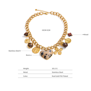 Collana Mchic 577 alla Moda in Acciaio Inossidabile Placcato Oro 18K con Catena Spessa e Ciondolo a Cuore in Resina con Stampa Leopardata - Product Image 3