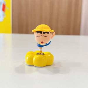Ornement de voiture rotatif Crayon Shin Chan rouge vif en PVC, décoration de console de voiture pour soulager le stress et favoriser la guérison - Product Image 5
