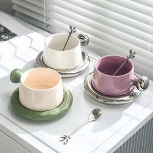 Conjunto de Xícara e Prato de Café em Estilo Europeu, Feito à Mão, com Contraste de Cores Macaron, Ideal para Uso em Casa e Escritório - Product Image 3