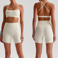 Ensemble de sport 2 pièces pour femme : Soutien-gorge de sport à fines bretelles et short cycliste taille haute, effet seconde peau, pour yoga, Pilates et gym